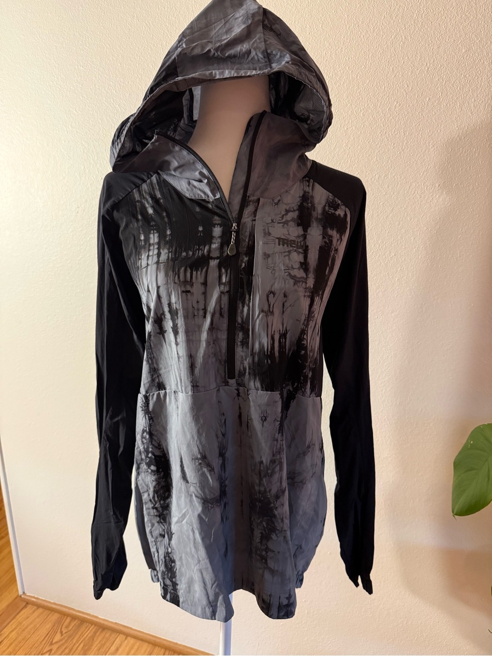 Unisex Lightweight Hooded Pullover Jacket - Black/Grey